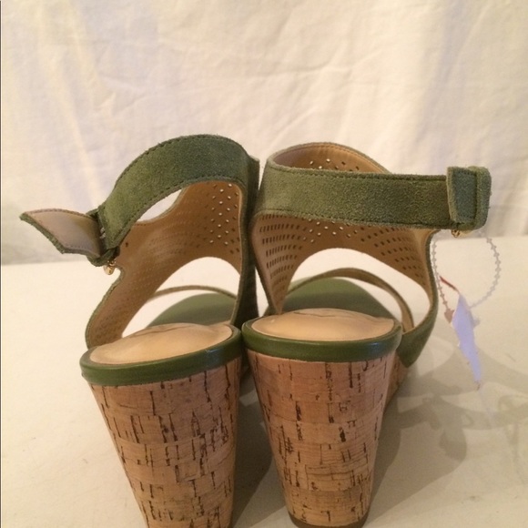C Wonder green suede wedge sandals size 8 - Picture 3 of 7